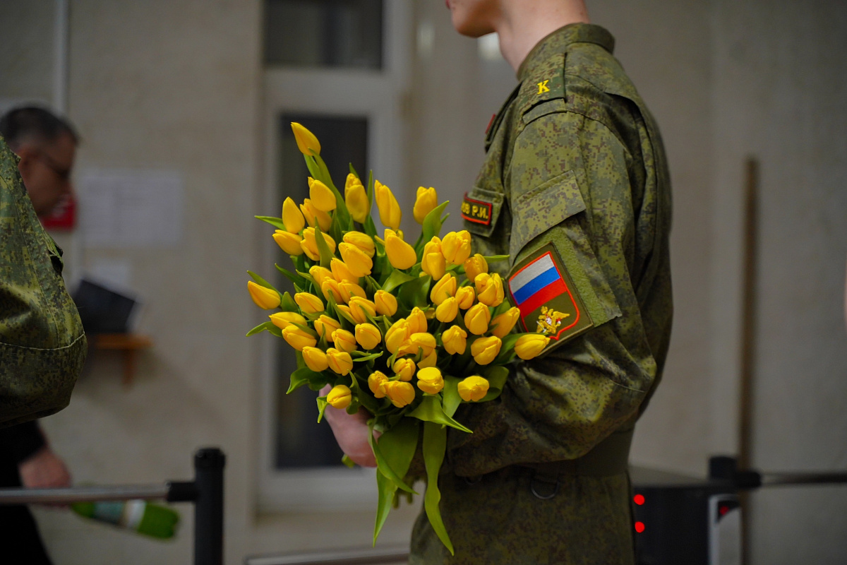 Тепло весны в каждом букете 